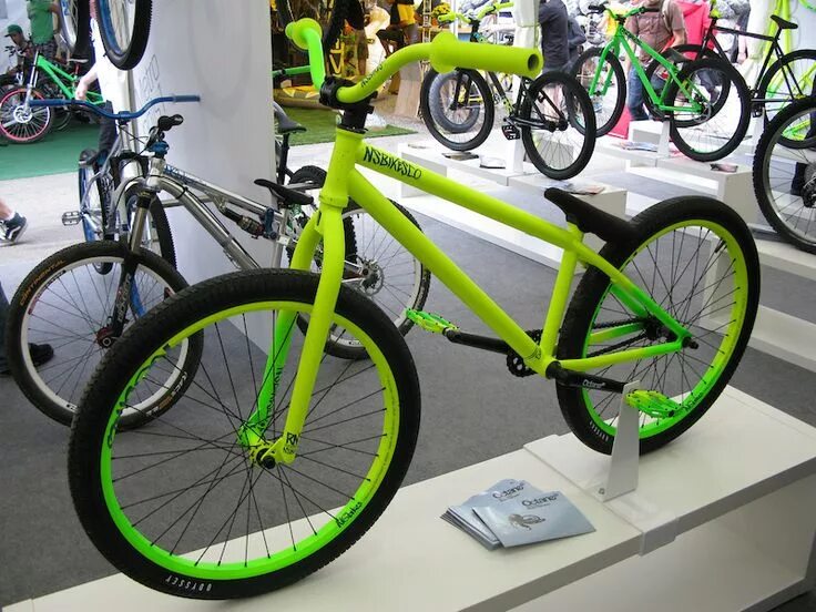 Велосипед в цветах зеленый. Зелёный велосипед МТБ. МТБ на 24 бмх салатовый. Scott Voltage YZ 1 2012. Бело зелёный велосипед МТБ.