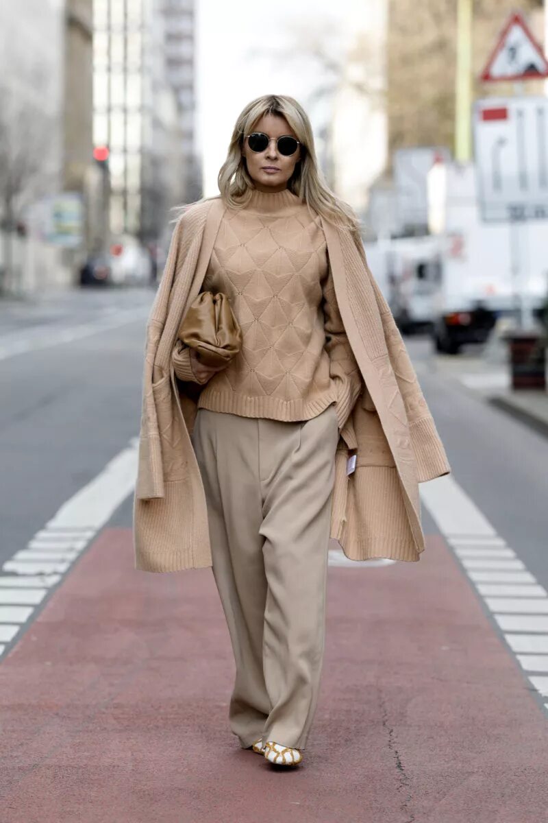 брюки палаццо 2021 летние. бежевые палаццо с чем носить. белые брюки палаццо образы. бежевые палаццо с чем носить. Charuel брюки палаццо.