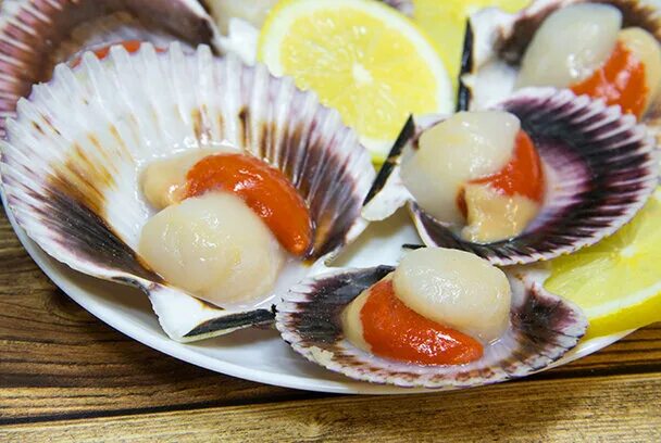 Морские гребешки в духовке. Сашими морской гребешок. Морской гребешок Дальневосточный. Морской гребешок Ракушка. Морские гребешки Спар.