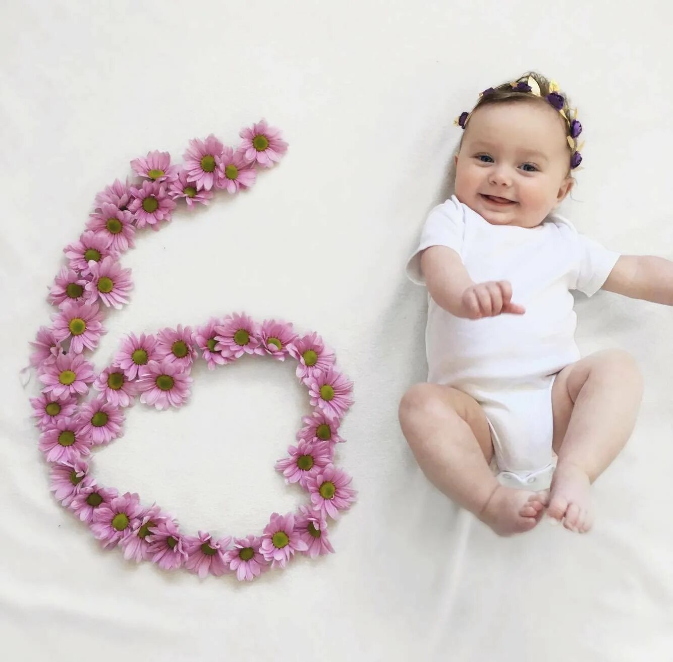 6 Месяцев ребенку. Цифры для фотосессии малышей. С 5 месяцами девочку. Фотосессия 8 месяцев малышу. Первые девять месяцев