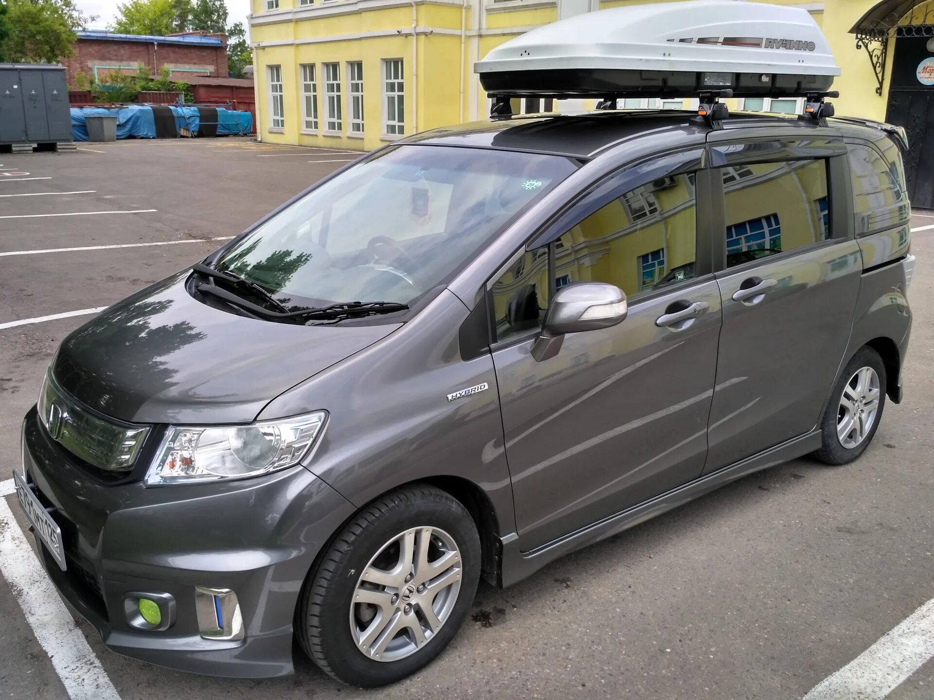 Купить фрид омск. Honda freed Spike (gb3 ) 2010–2014. Honda freed Spike. Honda freed Spike Camper. Багажник на крышу Lux Honda freed 5d минивэн 2008-2016.