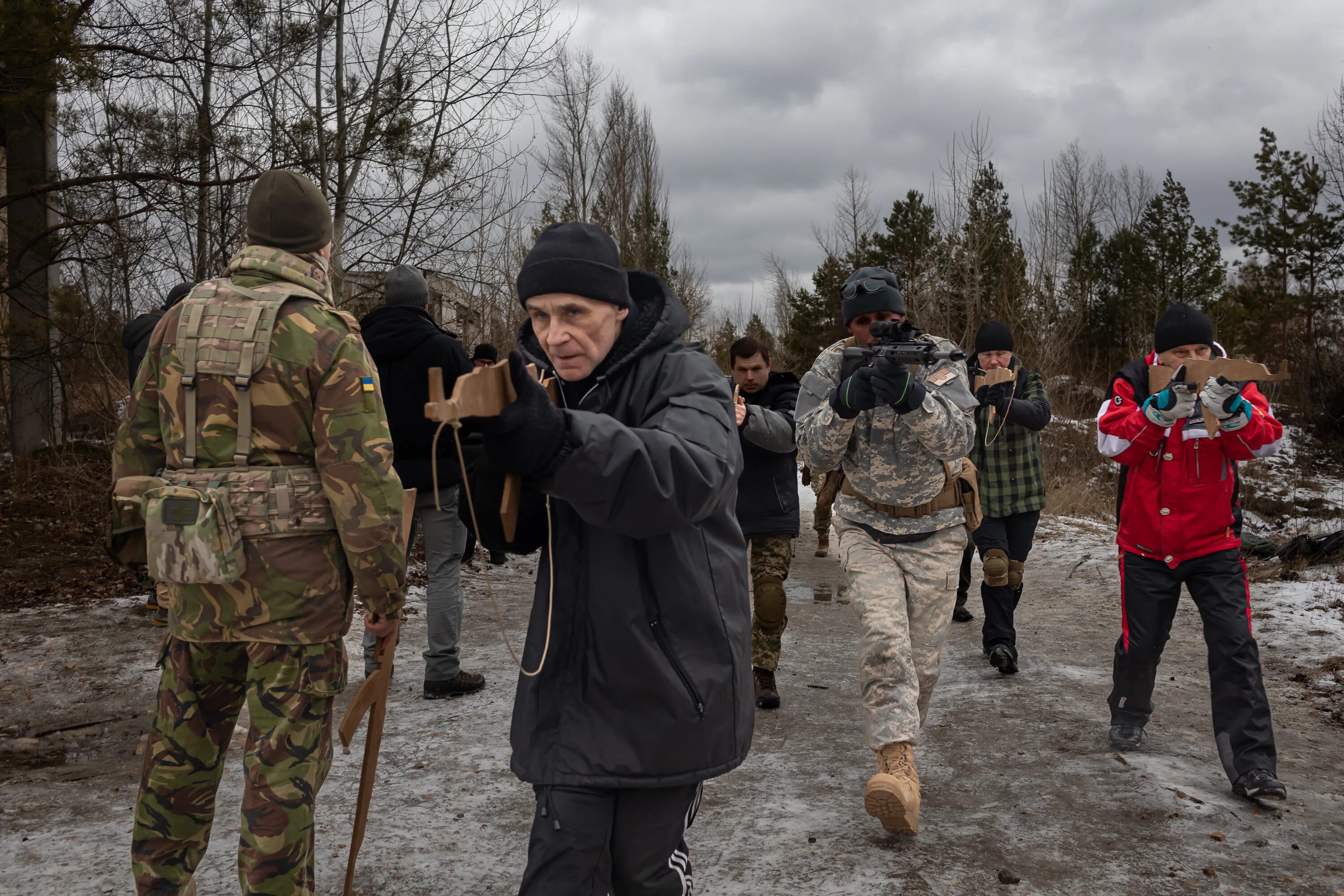 Подготовка украинских военных. Украинский воин. Украинцы воюют против украинцев