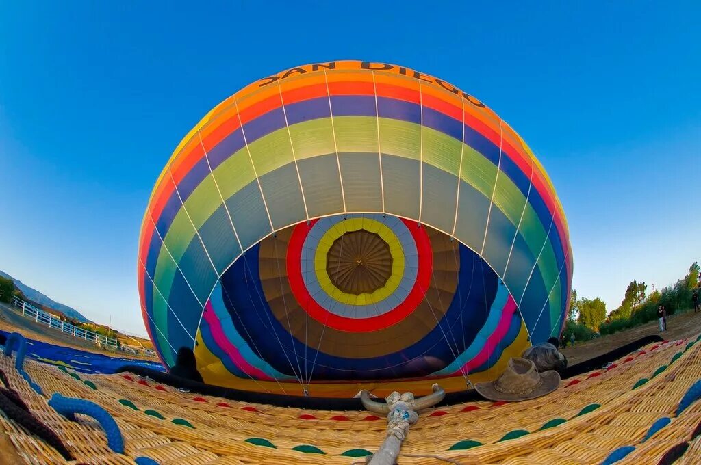 Шары баблс 18 дюймов. Шар изнутри. Шар изнутри. Небоскреб тайбэй 101 шар. Шар изнутри.