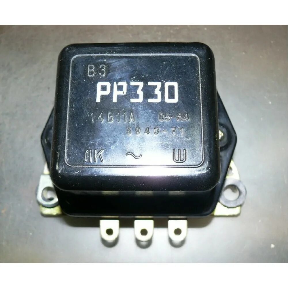 Реле зарядки урал рр330. Реле регулятор на мотоцикл урал 12. Реле регулятор рр330 днепр. Мотоцикл урал генератор и реле регулятор. Реле зарядки рр 302.