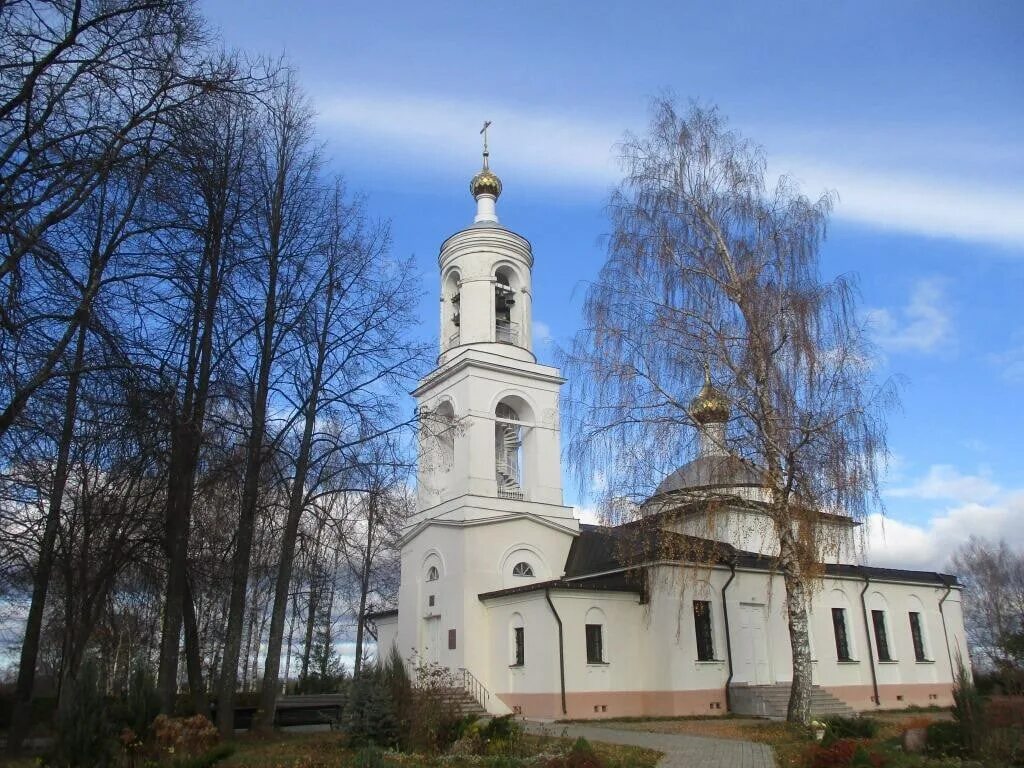 Церковь похвалы богородицы дубна. Храм похвалы богородицы. Ратмино дубна церковь. Храм похвалы богородицы. Похвала пресвятой богородице в храме.