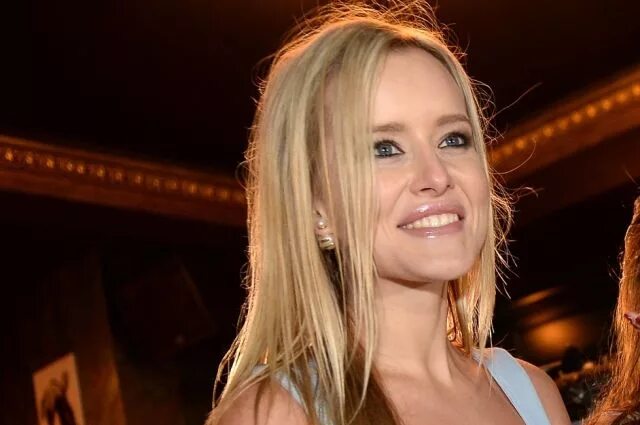 Молодая жена Дмитрия Хрусталева заменила Савельеву в группе "Фабрика" WOMAN