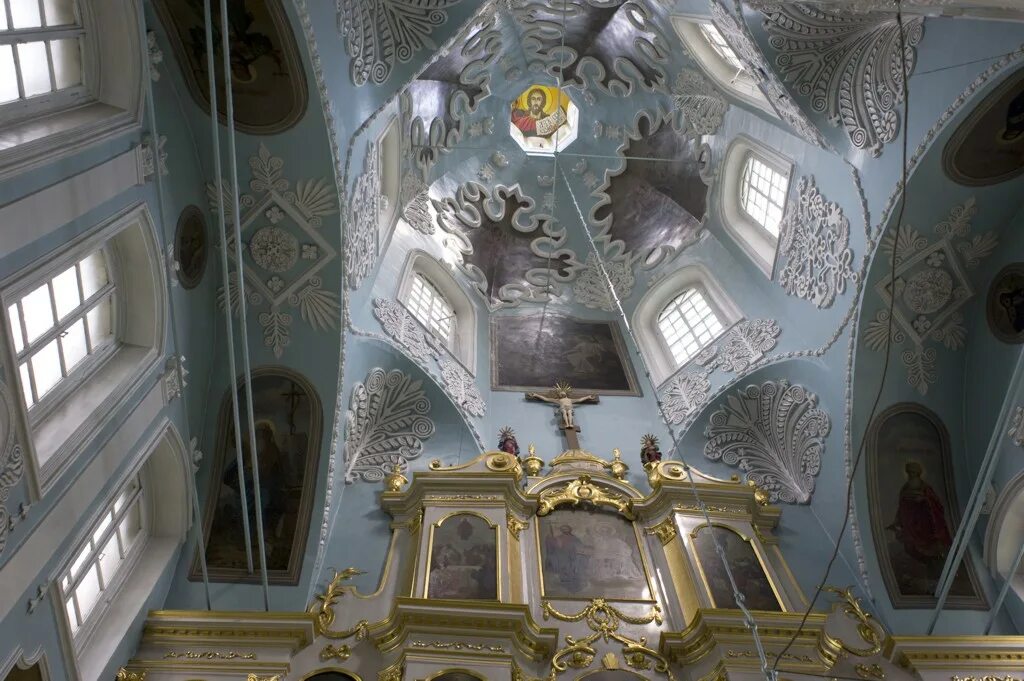 Николо-архангельская церковь балашиха. Николоархангельский храм улица черная. Николо-архангельская церковь в никольском внутри. Церковь на николо архангельском кладбище. Храм в николо архангельском расписание.