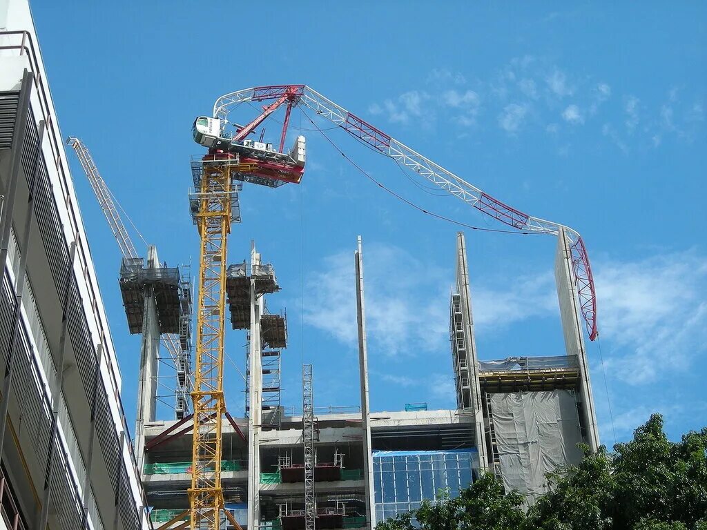 Башенные краны soima. Автомобильный башенный кран абк-4а. Технология установки башенного крана sft100. Подъемный кран. Видео башен кранов.