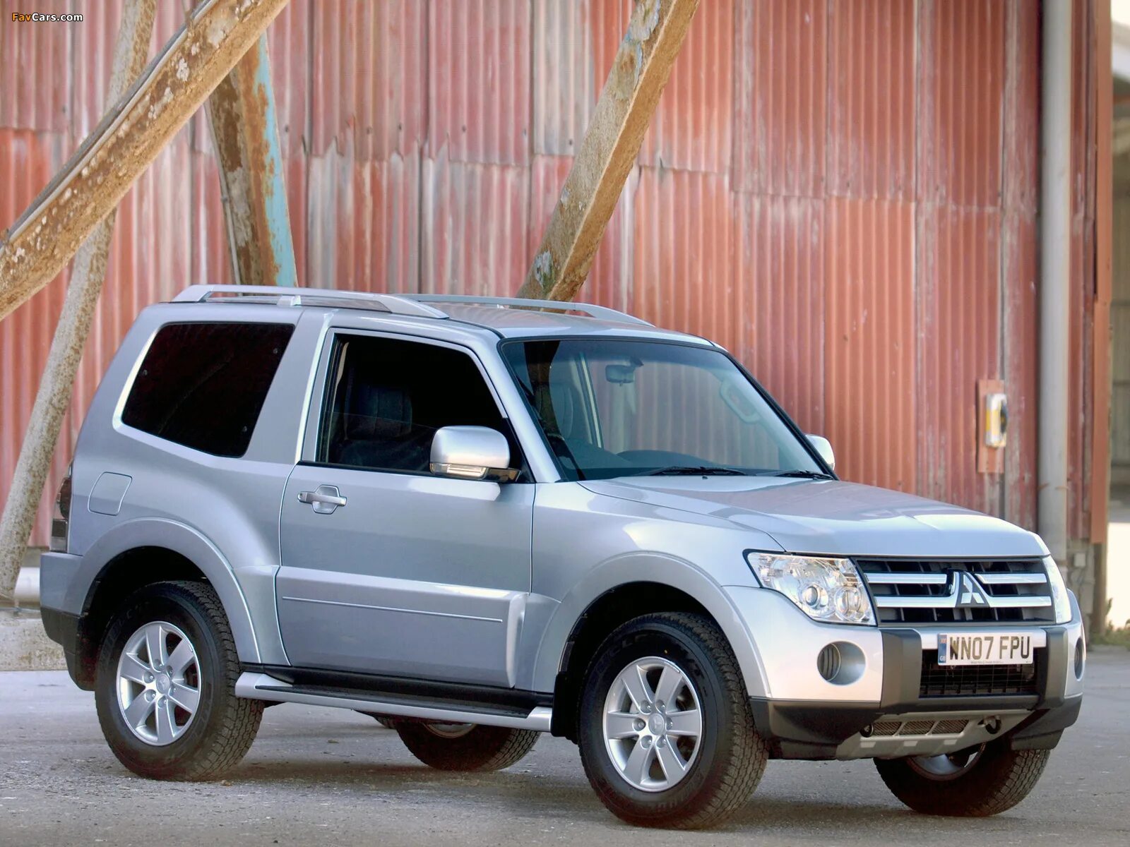 Паджеро 3 л. Mitsubishi Pajero 3 Door. Паджеро 4 3 двери. Паджеро 3 двери. Mitsubishi Pajero Шогун.