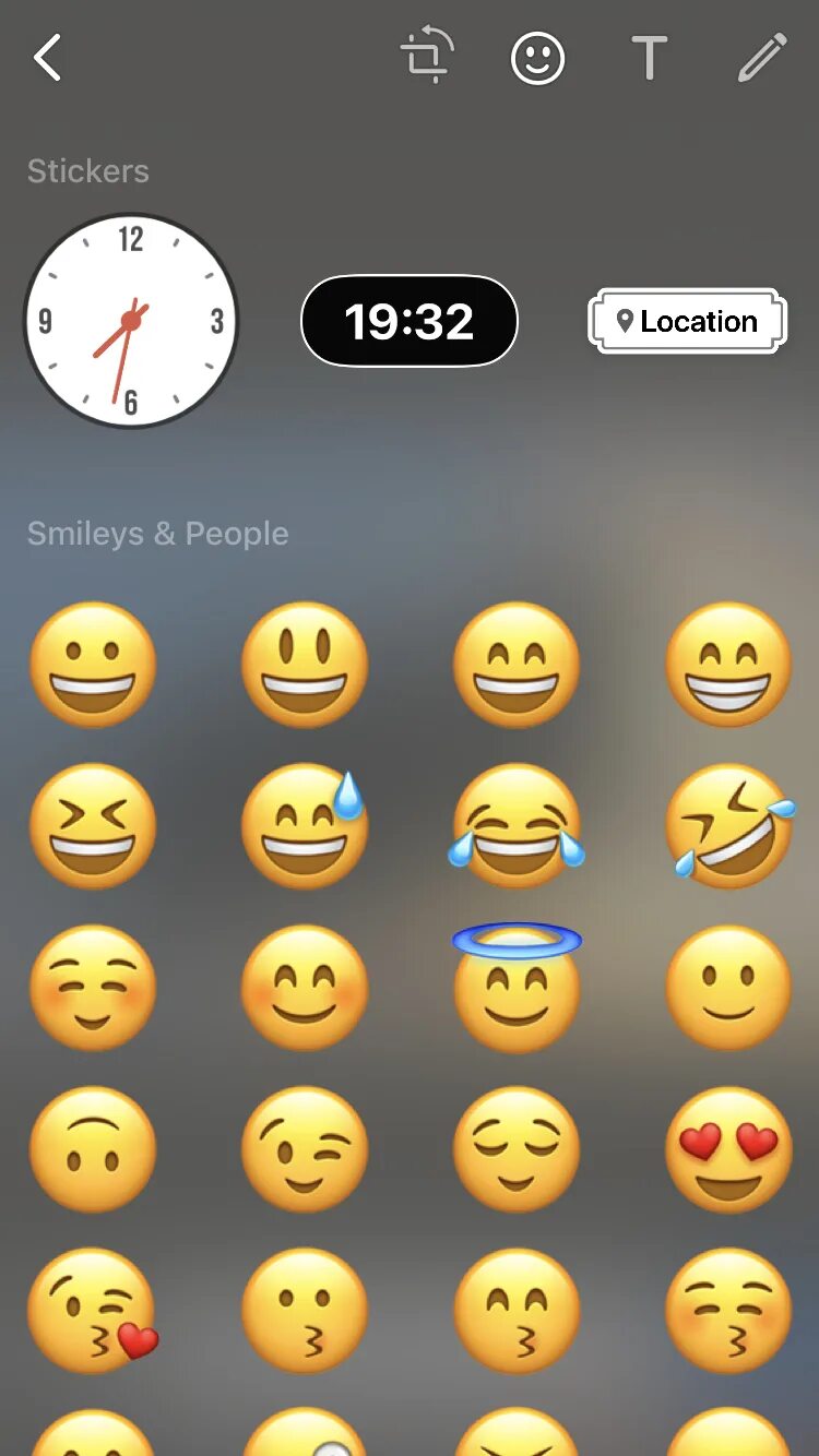 Смайлики для ватсап. Обновлённые смайлы на айфоне. Смайл в вотсапе андроид. Смайлы для ватсап на айфон.