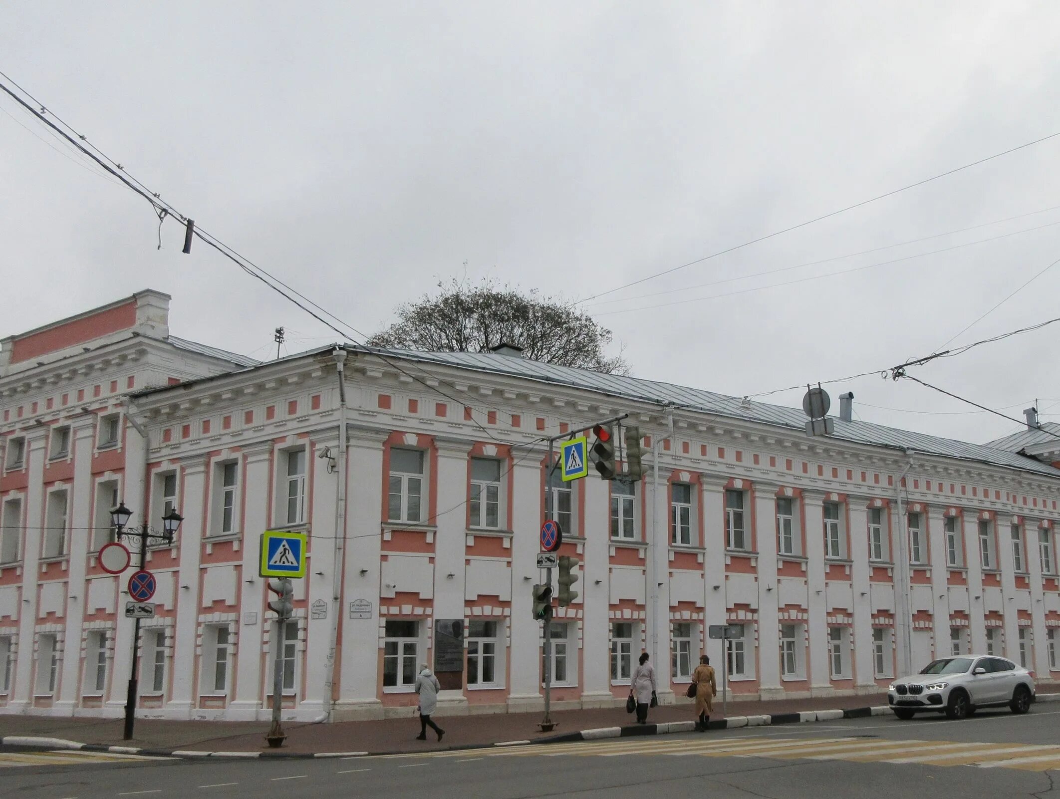 Ярославль в здании бывшего. Объекты культурного наследия ярославль. здание губернской земской управы самара. дом вице губернатора ярославль. здание правительства области ярославль.