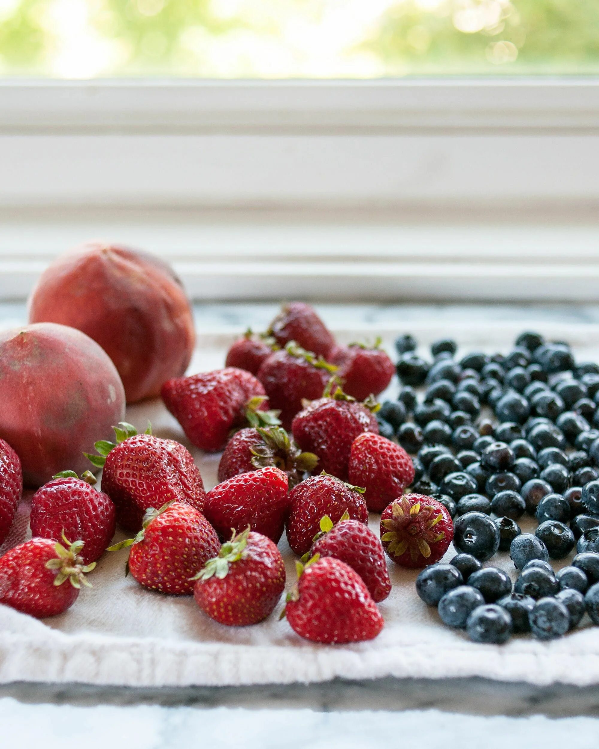 Freezing fruits. Картинки на рабочий стол лето фрукты. Пуласан фрукт. Frozen Fruits. Fruit freezing.