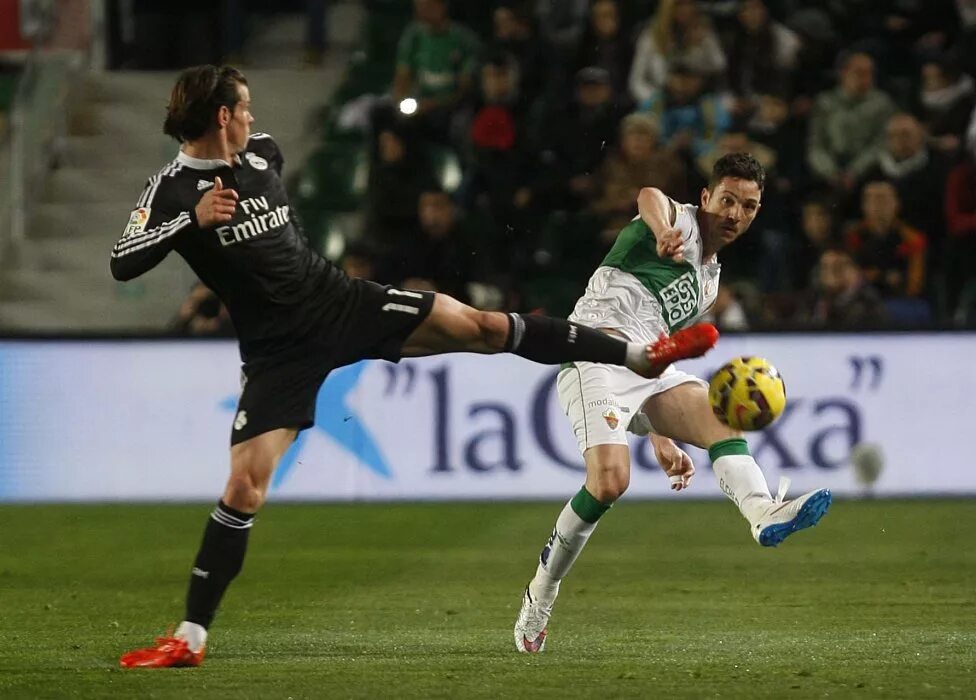 Фол в футболе. Шальке лига чемпионов. Фол в футболе. Сборная турции по футболу. Догон в футболе.