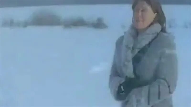 По полю нежному бегу