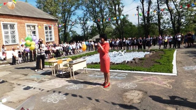 Скверы ростова. Ростовская область большая кирсановка. Погода в большой кирсановке матвеево. Большая кирсановка фото. Погода в большой кирсановке матвеево.