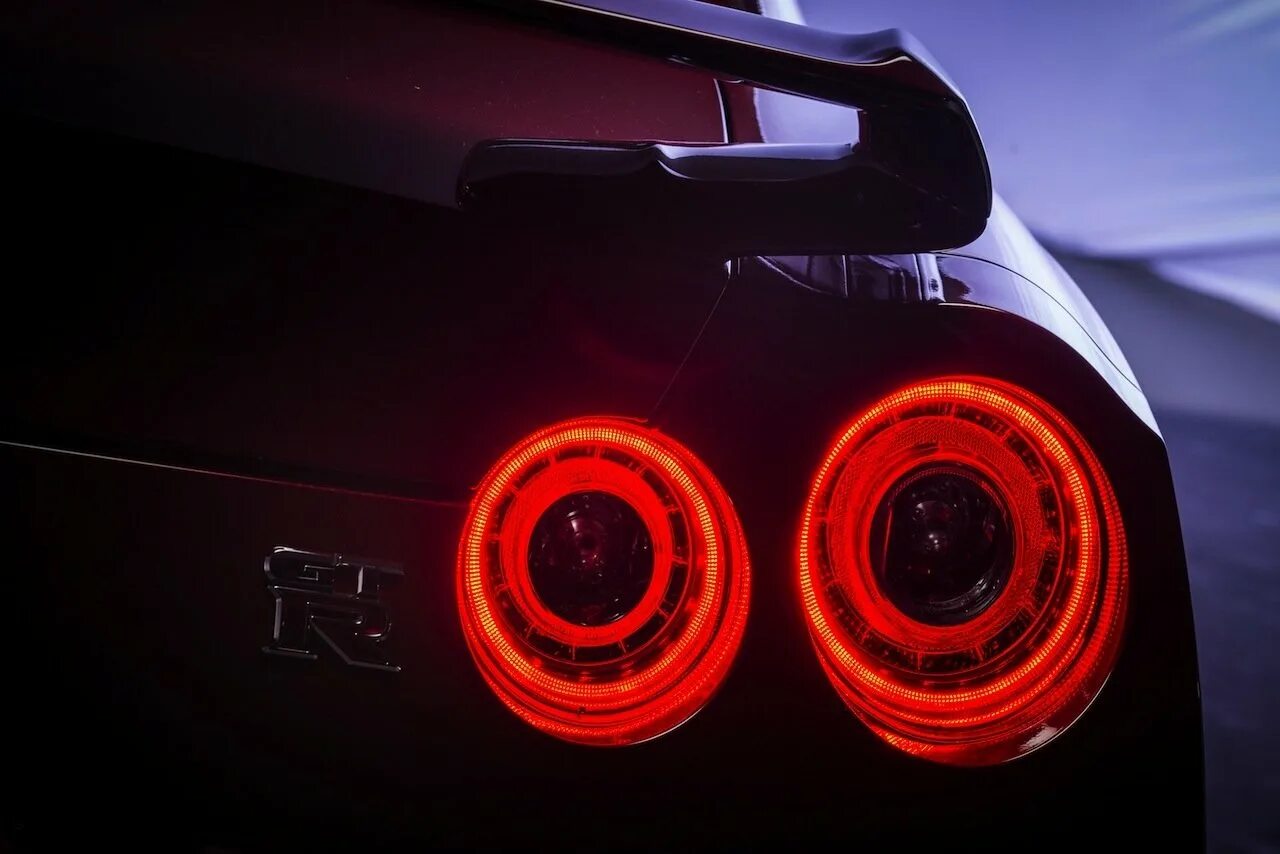 Headlight inside 370z nissan. Nissan tiida far. Фары ниссан альмера н15. Ниссан жук 2010 лампочка ближней фары. Фары gtr r35.