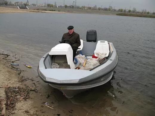 Сбросил с лодки. Казанка 5м4 Люкс. Казанка 2. Скинуть лодку в Белоомуте.