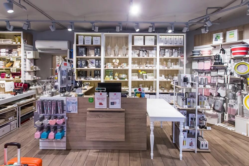 магазин открыт. товары кюхенленд. магазин кюхенленд в спб. кюхенленд адреса магазинов в спб. тк невский магазины одежды.