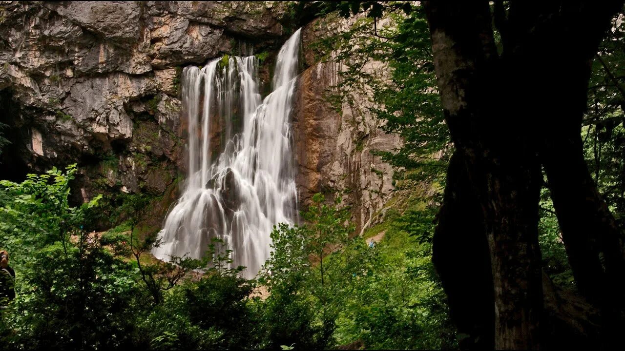 Абхазские видео. Армянский водопад Абхазия. Горная Абхазия водопад. Крепость Хасан абаа Абхазия. Медовый водопад в Абхазии.