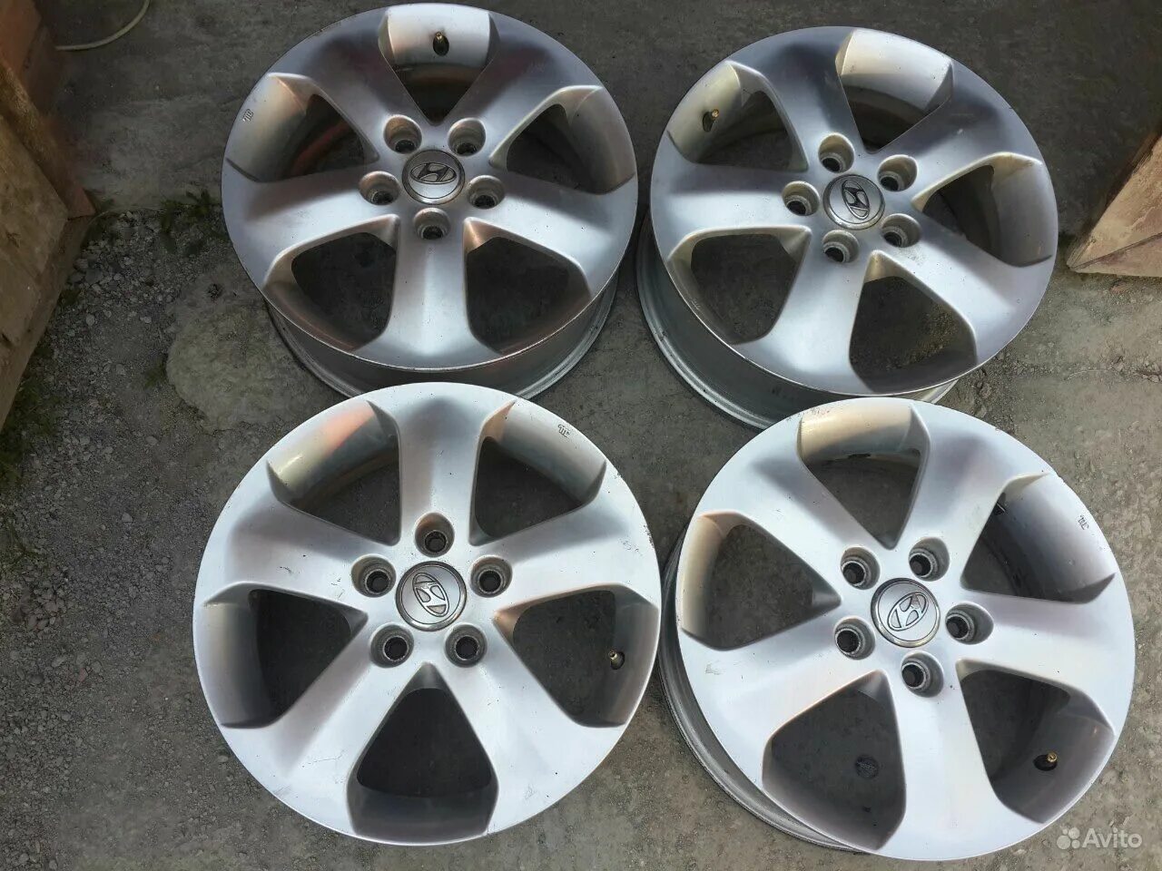 Б у диски симферополь. Диски hyundai r16 оригинал. оригинальные диски hyundai elantra r16. hyundai elantra литые диски 16r. hyundai диски оригинал 16.
