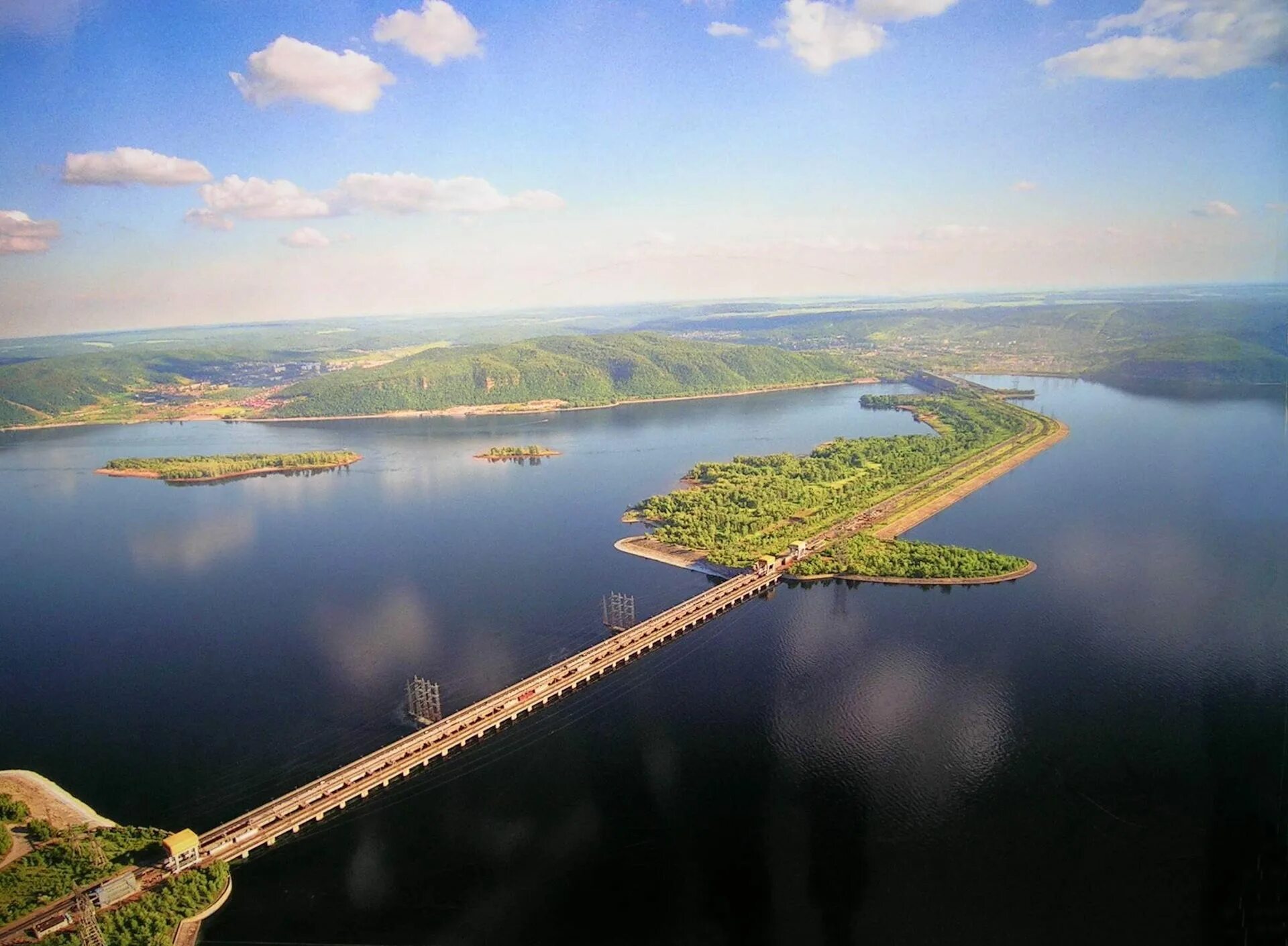 Вода в реке волга в самаре. Река Волга Тольятти Жигулевск. Река Волга в Жигулевске. Жигулёвская ГЭС, Жигулёвск. Жигулевская ГЭС Самарская область.