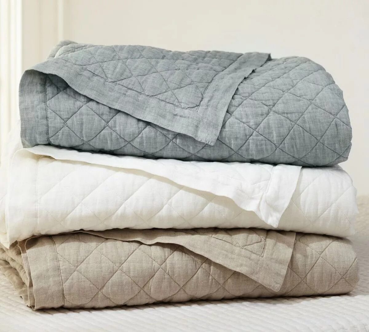 Натуральная постель. Одеяло Симпл лён. La Perla Quilt одеяло. Woollen Quilt одеяло. Льняное одеяло.