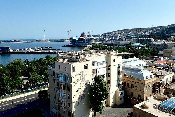 Погода в баку в июне. Баку в июне. Море в Баку в июне. Пляжный отдых в Баку в 2023 году. Отдых в Баку в июне.