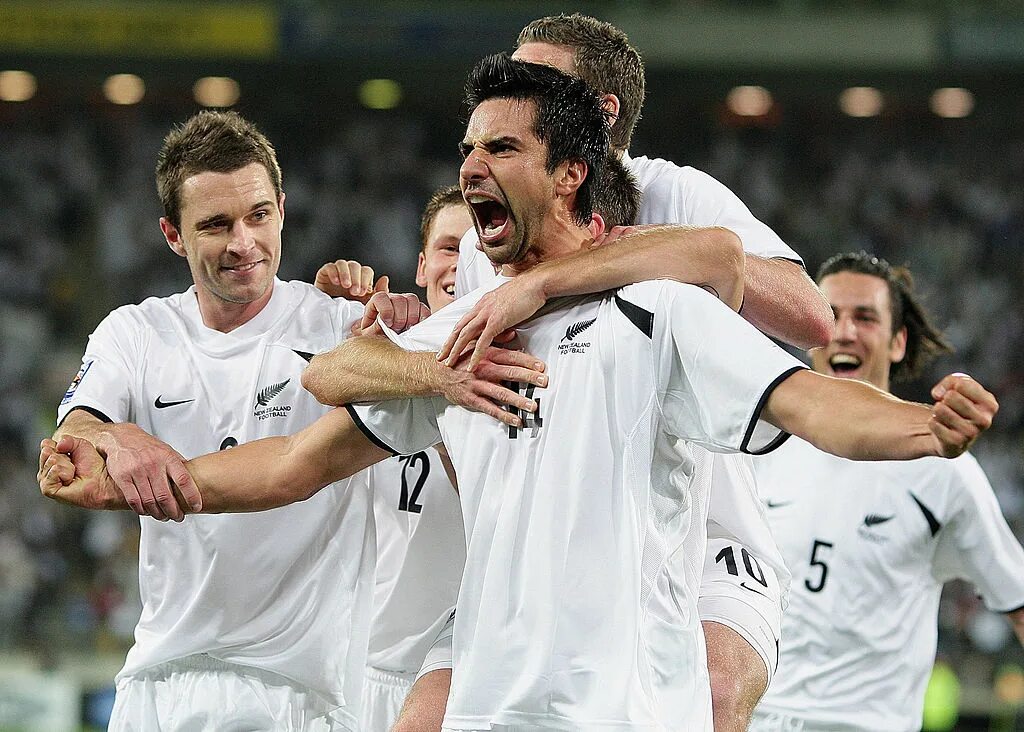 New zealand football. Хакка новозеландия регби 2022. Чемпионат новой зеландии по футболу. Сборная новой зеландии по регби. Сборная новой зеландии по футболу.