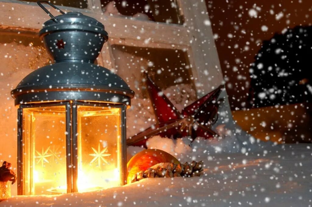 Последние дни уходящего лета. Поздравления с уходящим годом. Доброго зимнего дня. Гифы последний день уходящего лета. Доброго зимнего вечера.