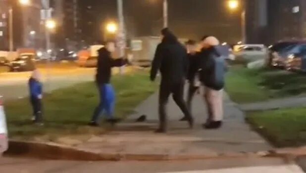 В волгограде четверо неизвестных избили молодого парня. Избитый человек в калининграде. В волгограде четверо неизвестных избили молодого парня. В волгограде четверо неизвестных избили молодого парня. В волгограде четверо неизвестных избили молодого парня.
