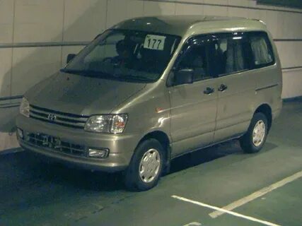 Toyota noah town