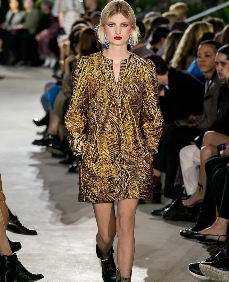 Показ louis vuitton. Показ louis vuitton. Показ louis vuitton. Модный показ луи виттон. Коллекция луи виттон 2022.