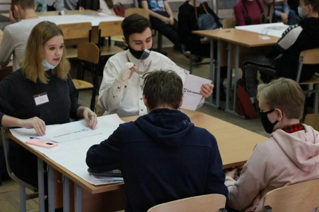 Нашу школу представляли ученики