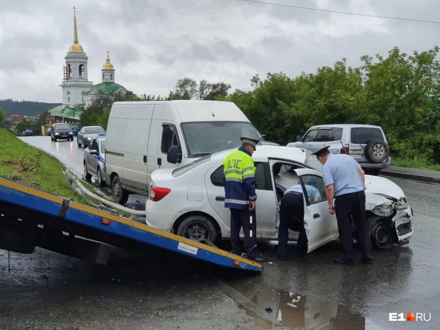 Новости 1 06. Е1 Екатеринбург транспортные аварии.