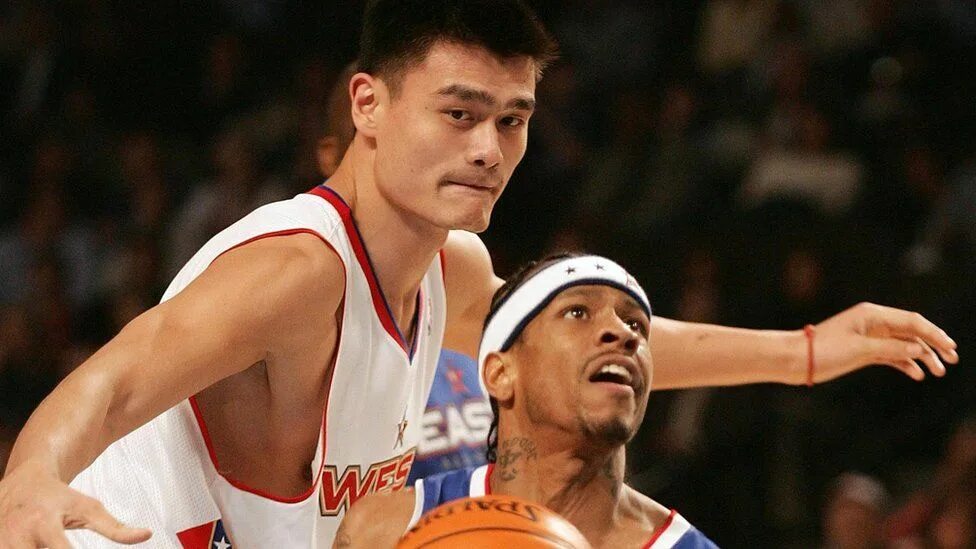 Йао Йао Геншин. Баскетбол в Китае. Китайский баскетболист в НБА. Баскетбол китайцы.