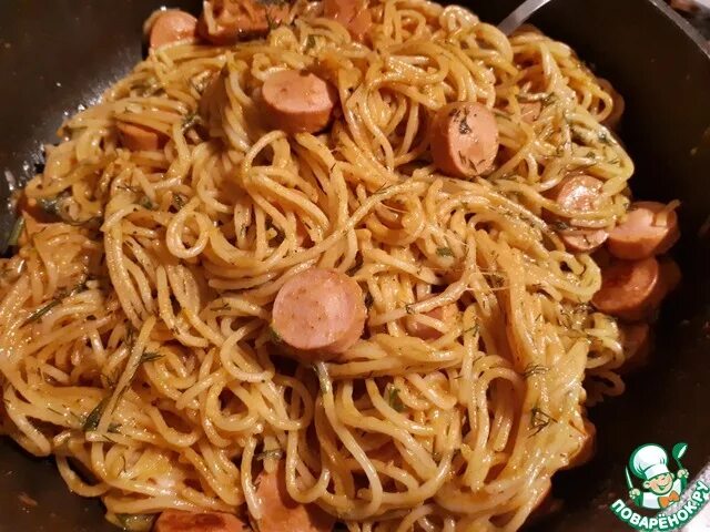 Паутинка с сосисками. Паутинка с сосисками. Макароны с сосисками для детей. Спагетти с сардельками. Вкусные сосиски.