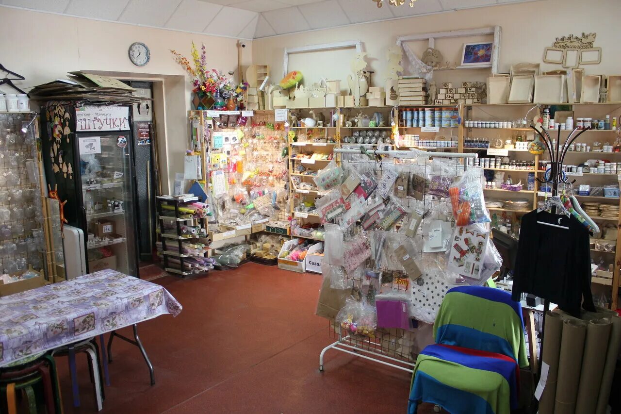 магазин штучка орел интернет рукоделия. комиссионная лавка рукоделия. магазин творческий оазис товары для рукоделия. витрина магазина рукоделия. товары для рукоделия.