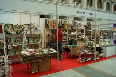 Выставка подарков в гостином дворе