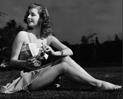 Bathing Beauties: Ann Sheridan.