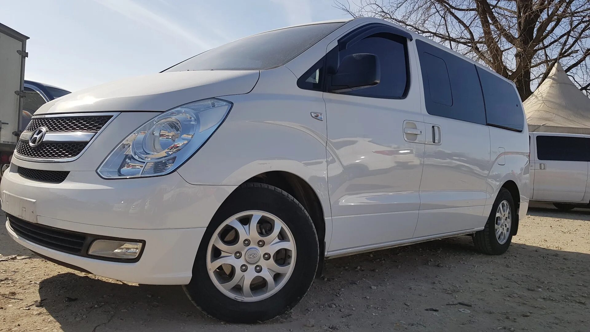 Купить гранд старекс 2.5 дизель. Hyundai Grand Starex 2.5. Hyundai Grand Starex r20. Hyundai Grand Starex рефрижератор. Hyundai Grand Starex с прицепом.