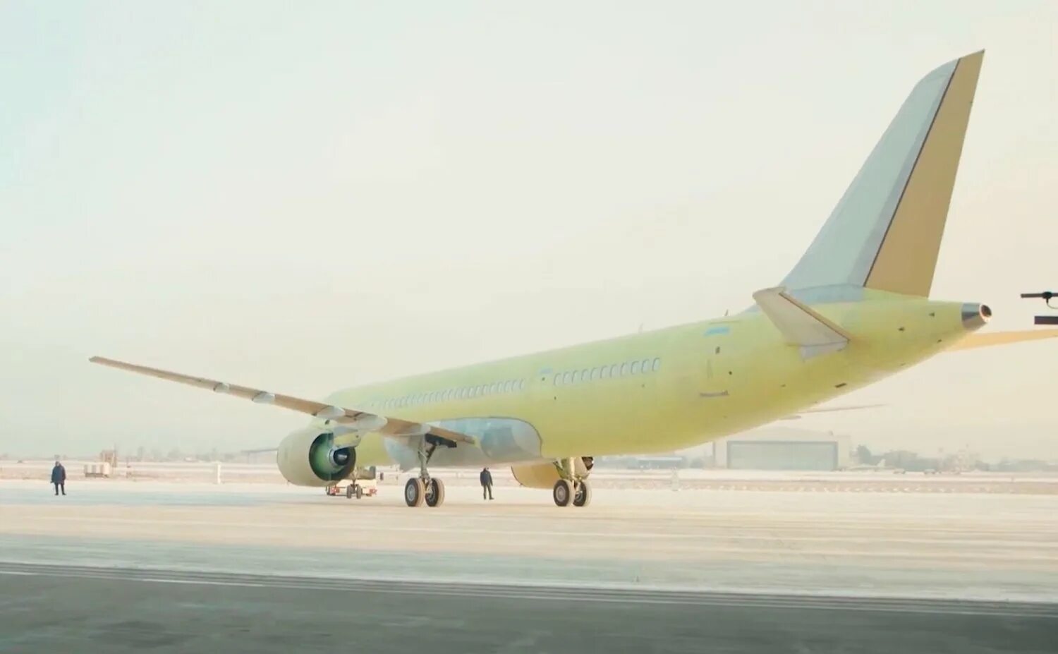 Самолет мс 21 последние. Мс 21 300. крыла мс 21. мс21 самолет. мс-21 пассажирский самолёт.