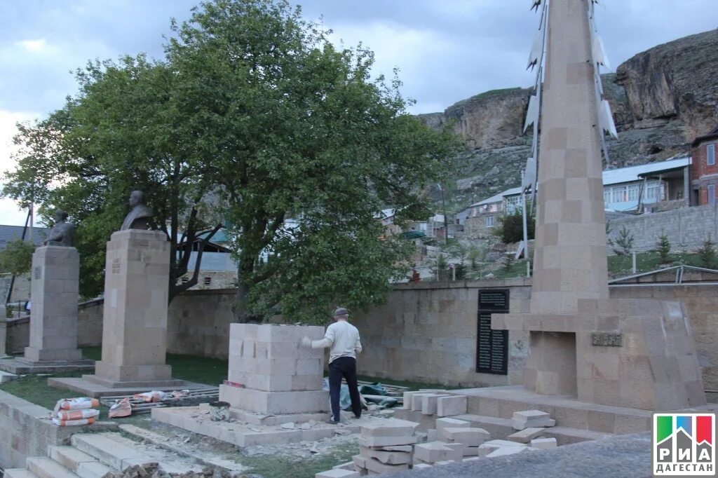 Село гамзатова. Село гамзатова. Село гамзатова. Дагестан цада мемориальный комплекс белые журавли. Цада мемориальный комплекс «белые журавли».