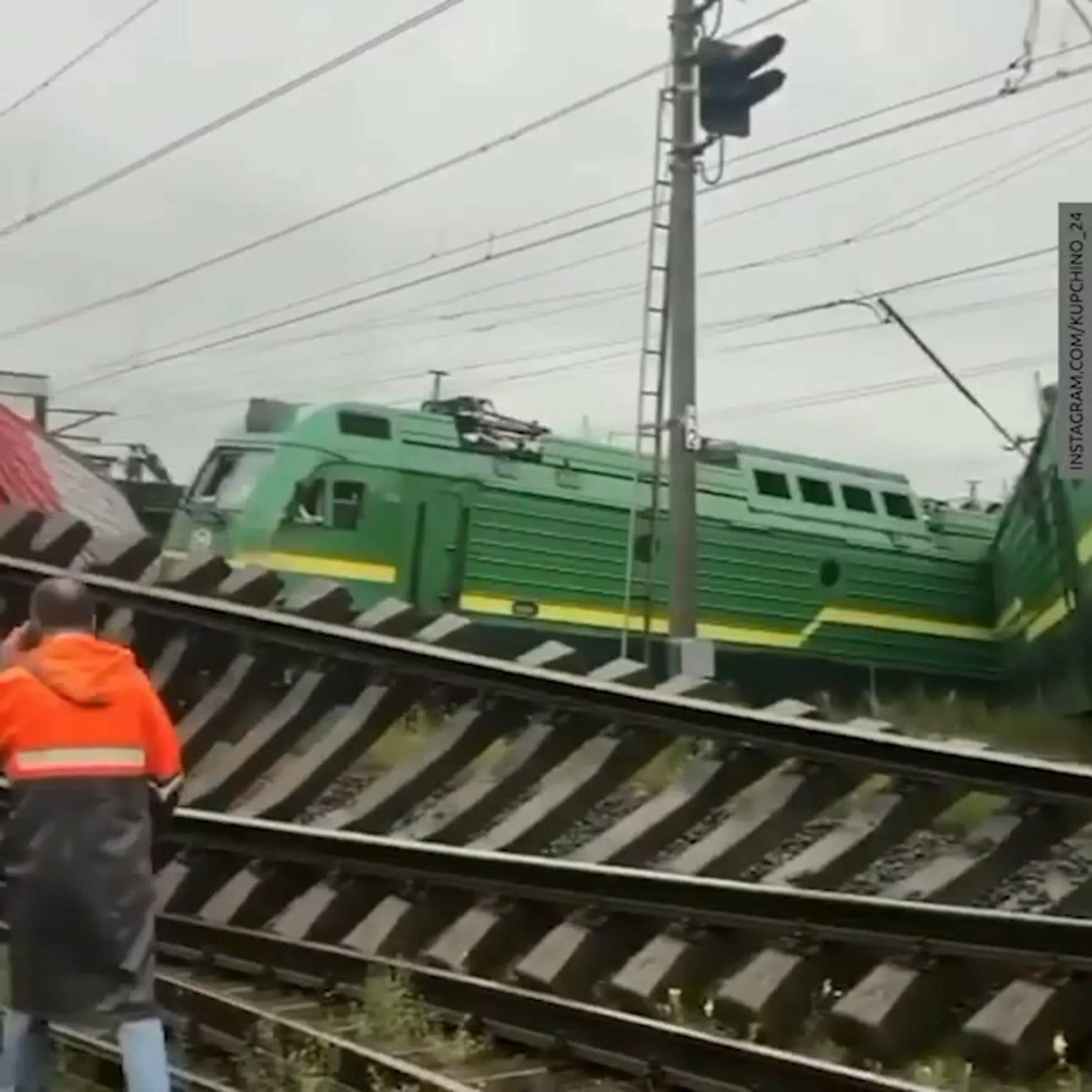 Ерал-Симская крушение поезда. Станция Ерал крушение поезда. Крушение поездов Купчинская. Станция Купчинская крушение поездов.