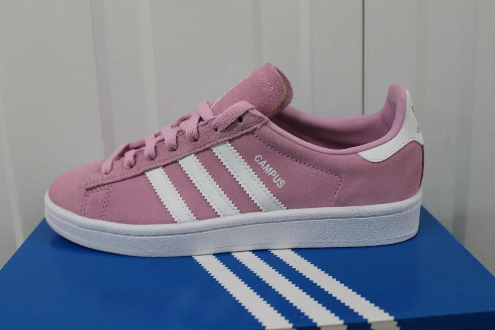 Розово коричневый адидас. Adidas Campus Pink. Adidas Campus розовые. Кроссовки adidas Campus оригинал розовые. Кеды адидас кампус розовые.