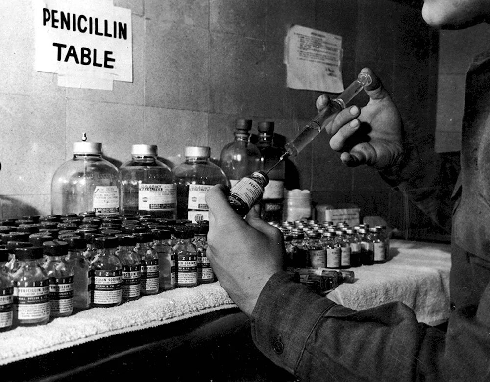 Пенициллин от чего. Пенициллин открытие 20 века. пенициллин 1943. пенициллин 1941.