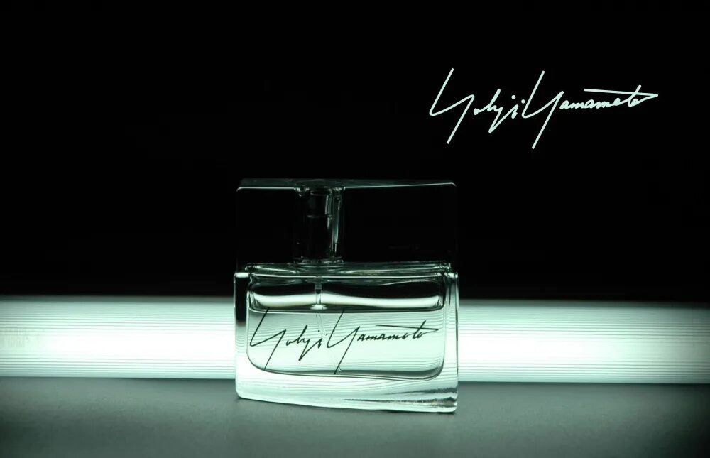 Yohji yamamoto homme m. Yohji Yamamoto Parfums. Yohji Yamamoto Парфюм. Yohji Yamamoto духи мужские. Йоджи Ямамото Парфюм homme.