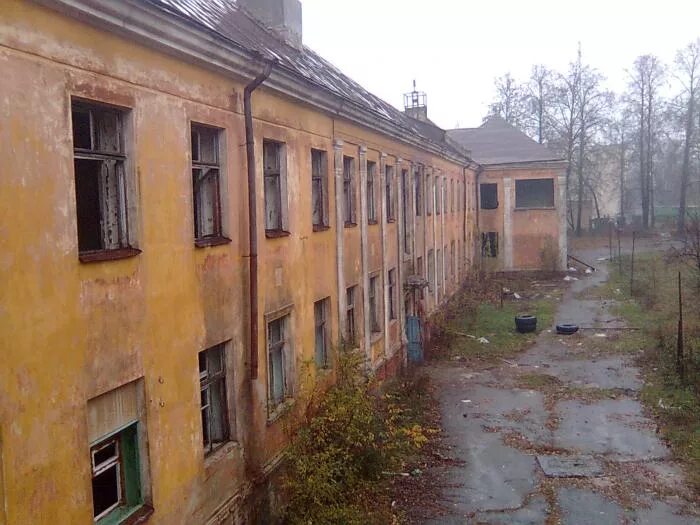 Заброшенный корабль приморско-ахтарска. Заброшки гомель. Заброшки гомель. Заброшенный дом на ул. Заброшки гомель.