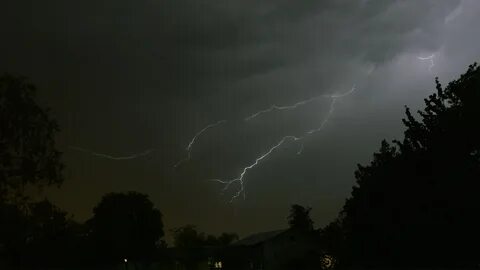 Бесплатно Скачать оригинал пейзаж, ночь, природа, Дождь, Молния, буря, Атмо...