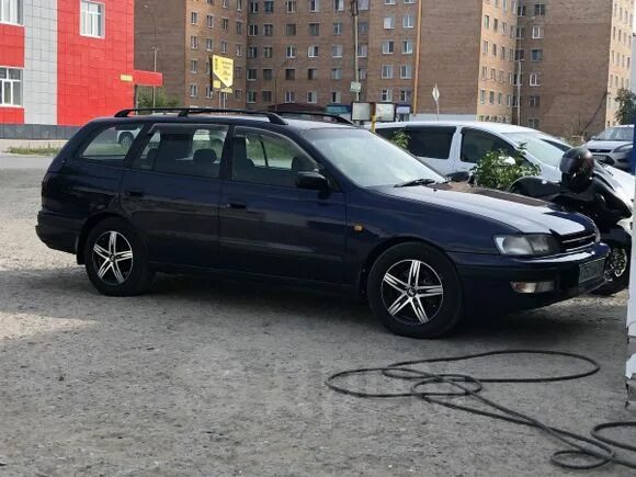 Тойота калдина 97 год. Тойота калдина 97 года. Тойота калдина 97 год. Серебристая калдина на белых дисках. Toyota caldina, 1997 год gtt.
