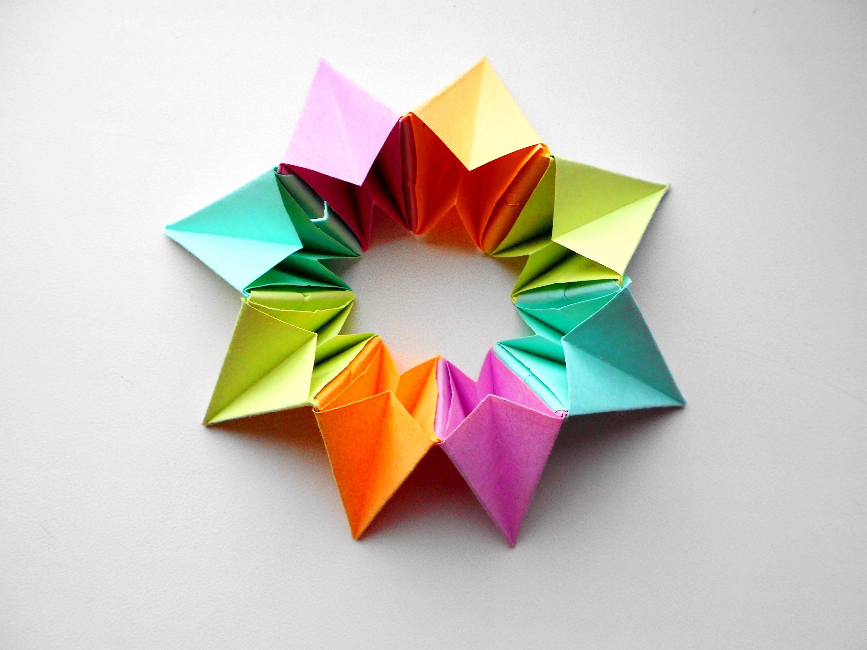 2 поделки оригами. Оригами. Оригами игрушки. Классные оригами. Оригами из бумаги.